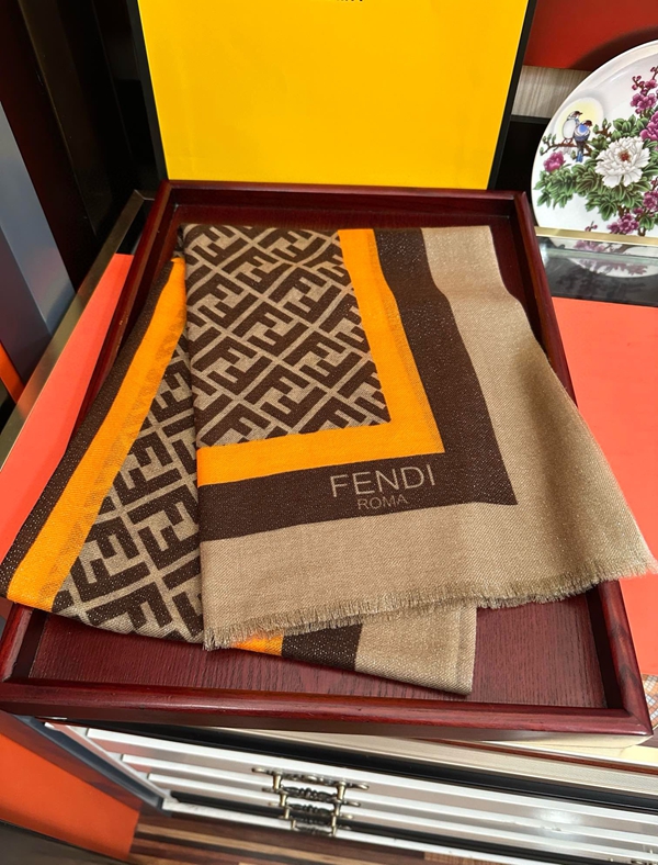 ブランドマフラー側面デザイン